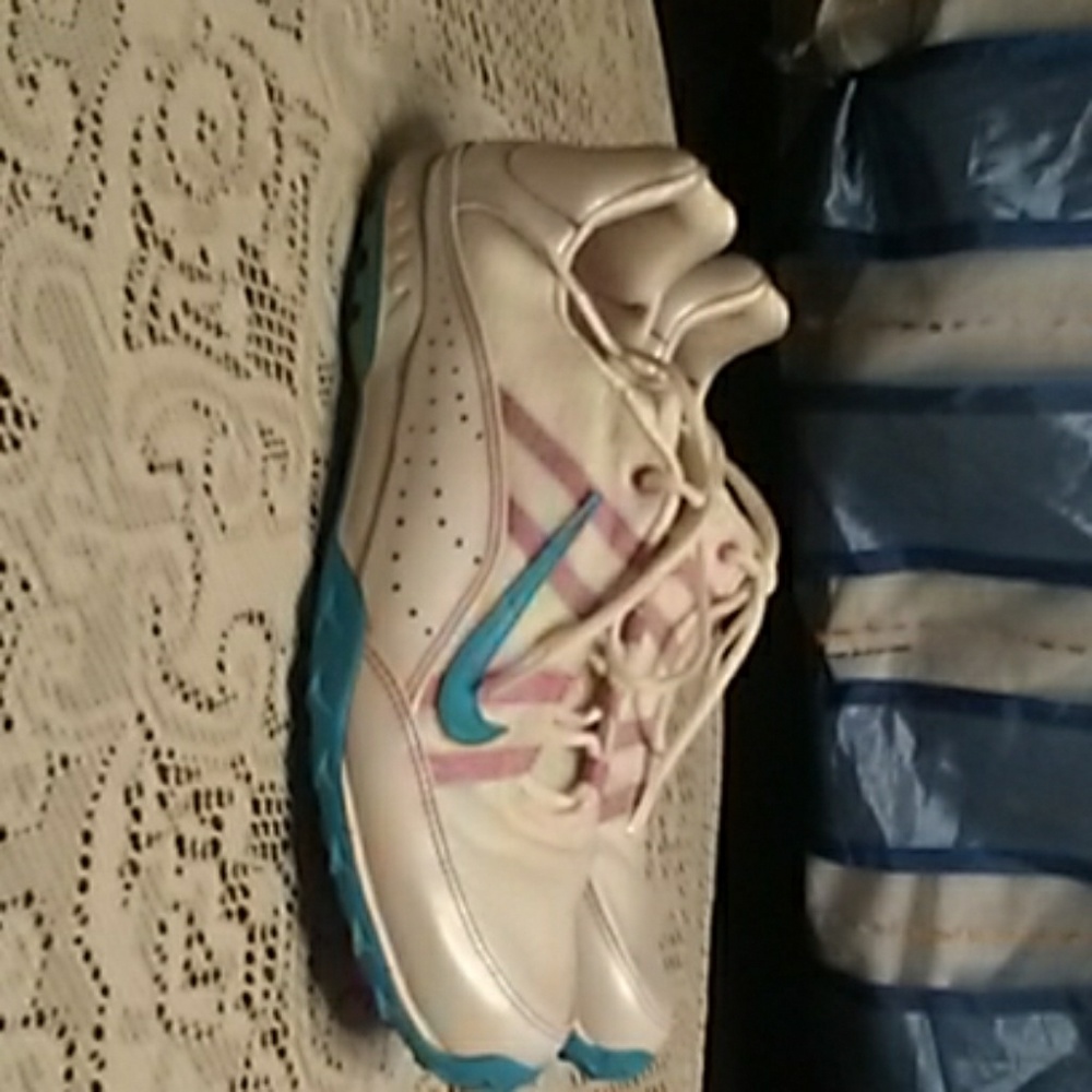 Size 9 nike Jana sneakers